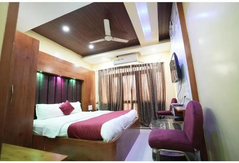 اتاق لوکس, Mor Hotel Ashray Behind Swargadwar Lift  Wifi With Restaurant Facilities Near Golden Beach & Temple