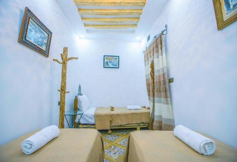 اتاق استاندارد سه نفره, Dar Artisanat