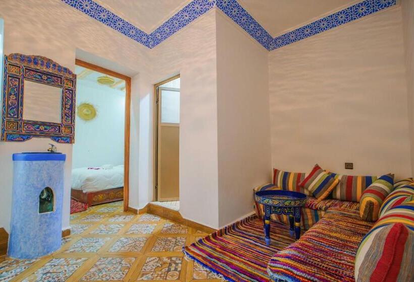 اتاق استاندارد سه نفره, Dar Artisanat