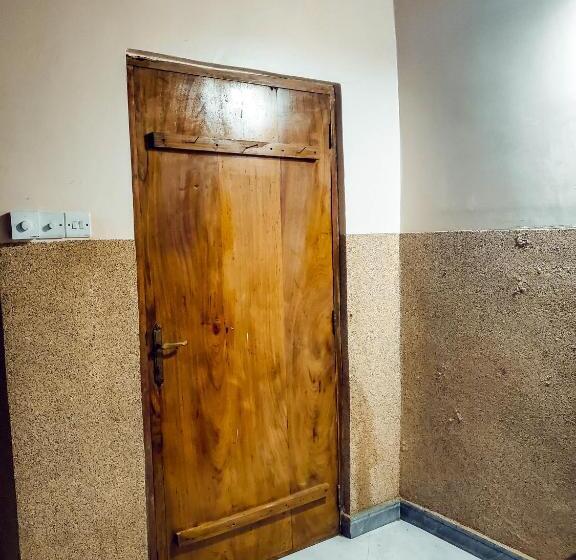 اتاق استاندارد, Mambo House