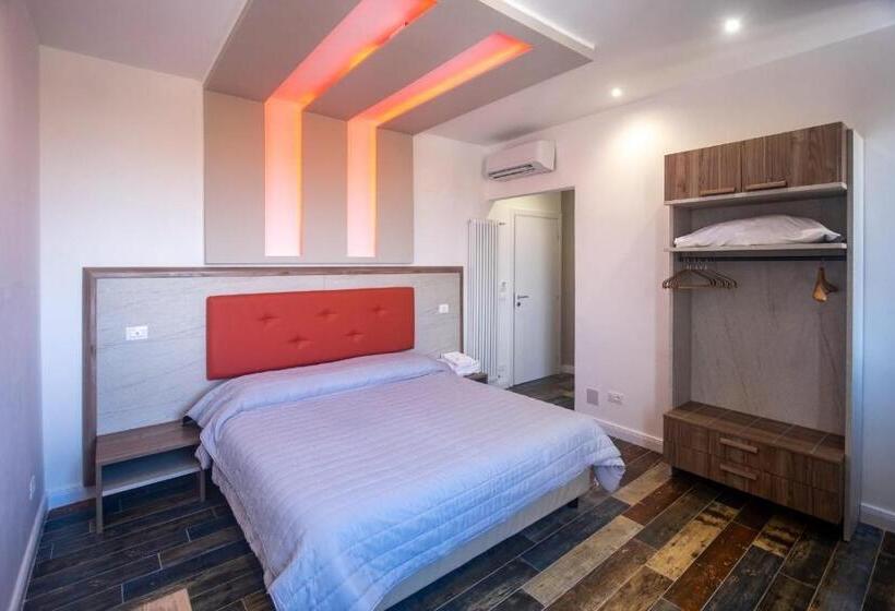 اتاق لوکس با تخت بزرگ, Ricci 16   Suite & Rooms