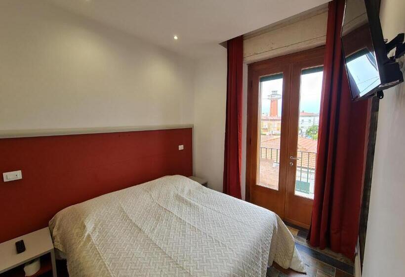 اتاق سوپریور با تخت بزرگ, Ricci 16 Suite & Rooms