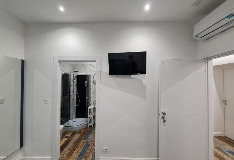 اتاق استاندارد با تخت بزرگ, Ricci 16   Suite & Rooms