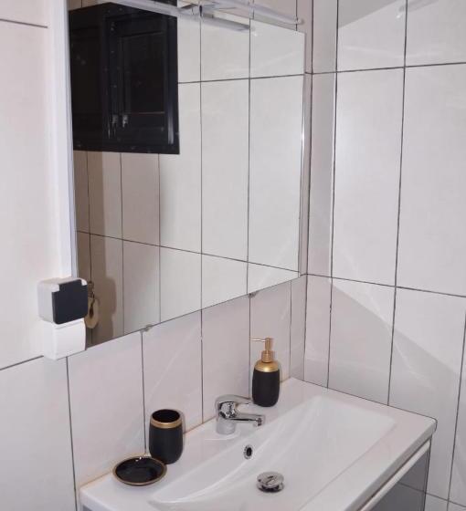 آپارتمان 2 خوابه با بالکن, Residence Tomaha