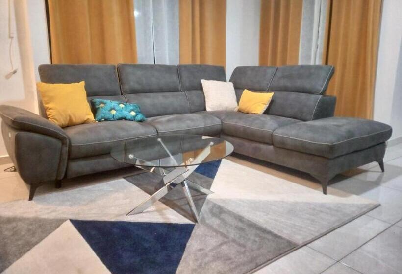 آپارتمان 1 خوابه با بالکن, Residence Tomaha