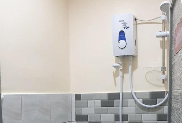 اتاق خانوادگی, Rgl Pinamalayan Condotel