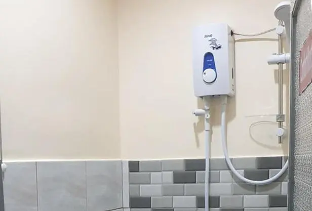 ファミリールーム, Rgl Pinamalayan Condotel