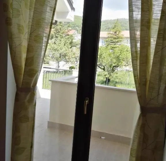 اتاق استاندارد سه نفره, B&b Relax