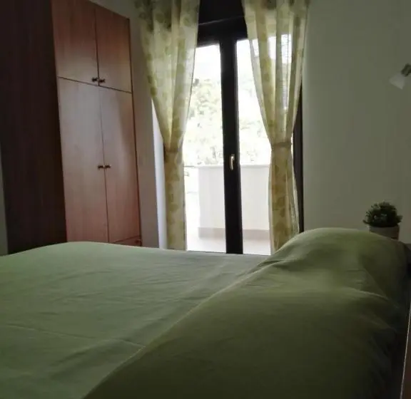 اتاق استاندارد سه نفره, B&b Relax