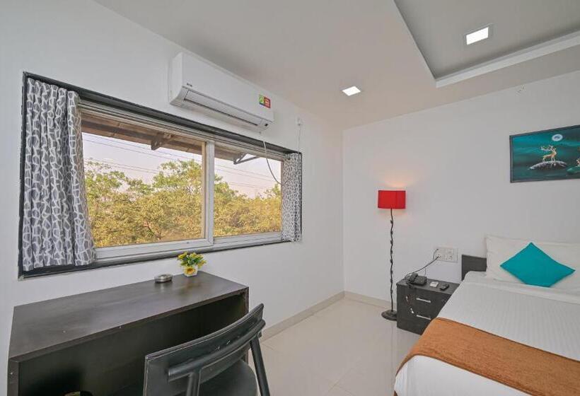 Deluxe Rum, Khandala Valley Retreat