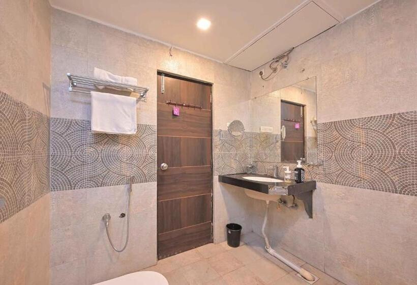 Deluxe Rum, Khandala Valley Retreat