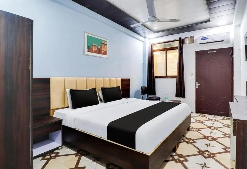 Classic Kolmen Hengen Huone, O Dharohar Homestay