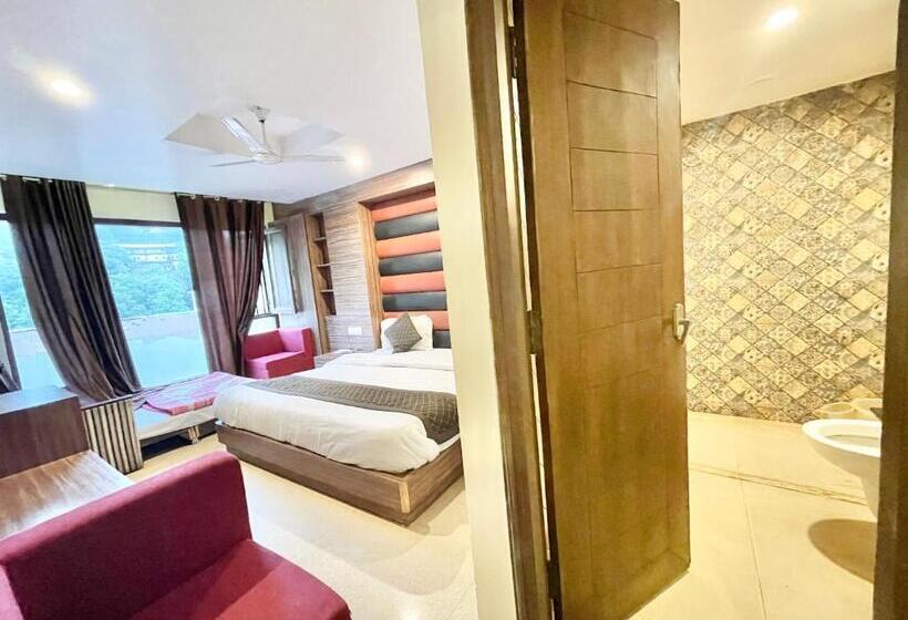 スタンダードトリプルルーム, Savoy Residency Inn ! Mussoorie होटल सवॉय रेजीडेंसी इन, হোটেল সাভয় রেসিডেন্সি ইন , Near Mall Road H