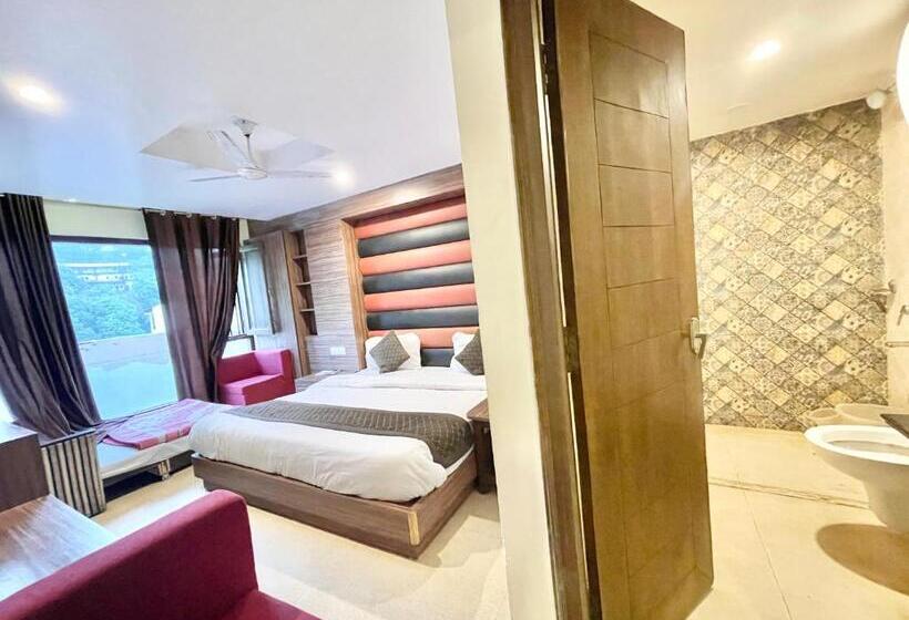 스탠다드 트리플 룸, Savoy Residency Inn ! Mussoorie होटल सवॉय रेजीडेंसी इन, হোটেল সাভয় রেসিডেন্সি ইন , Near Mall Road H