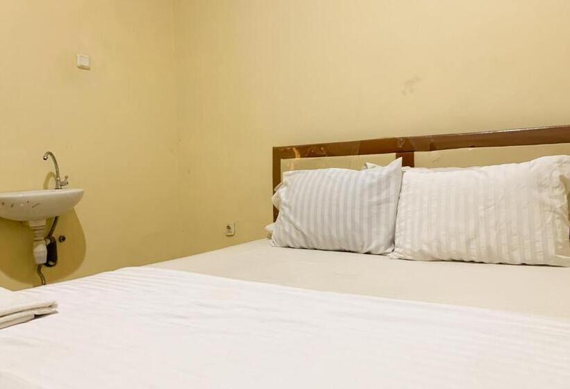 غرفة سوبيريور, Sr Residence Near Mall Ciputra Cibubur Mitra Reddoorz