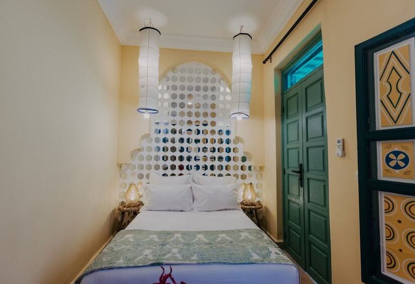 اتاق استاندارد, The Little Hara