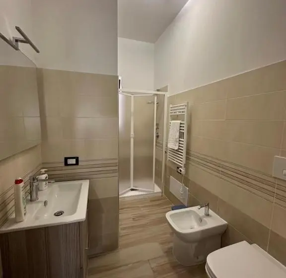 プレミアム４ベッドルーム, B&b Paola City