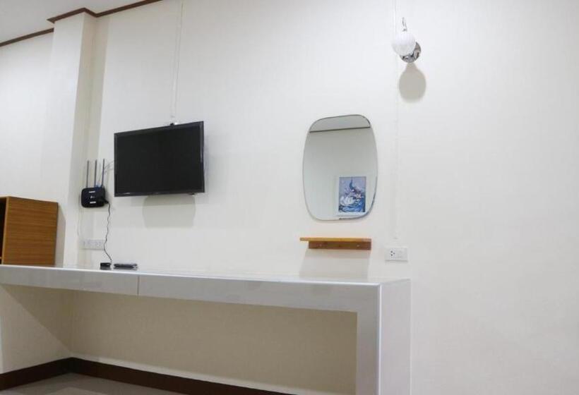 スーペリアールーム, Capital O 75521 Sang Siri Apartment