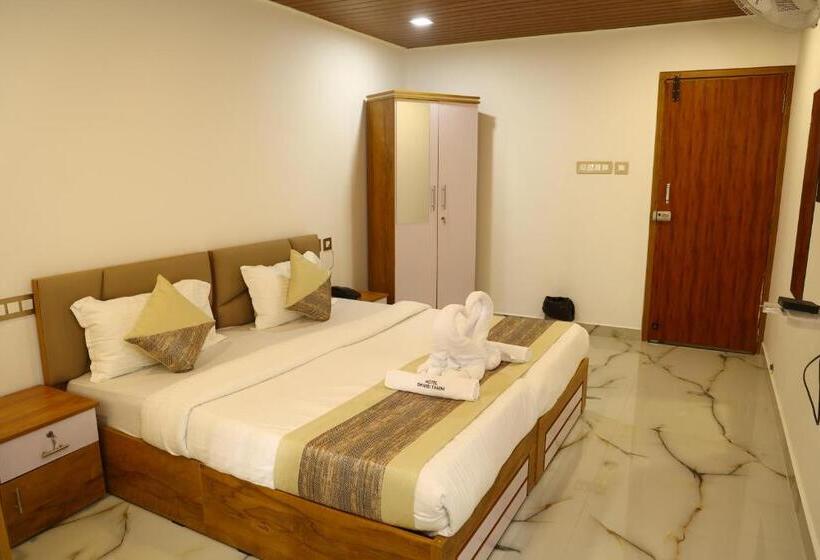 חדר דלוקס, Grand Tamim