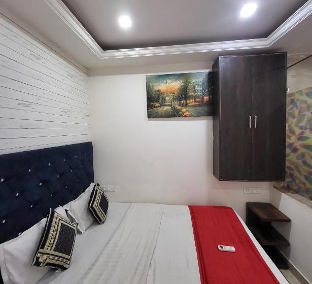 اتاق سوپریور خانوادگی, Pine House