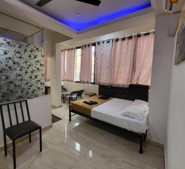 اتاق سوپریور خانوادگی, Pine House