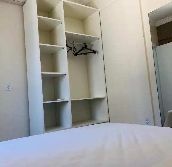 Huoneisto 1 Makuuhuone, Chemin Suites