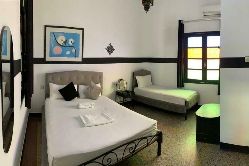 اتاق راحتی سه تخته, Hôtel Fontaine Campini