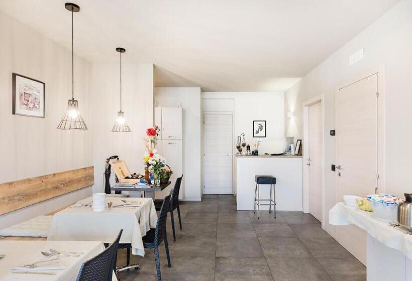 带大床的高级房间, Marylinda