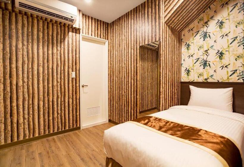 اتاق راحتی سه تخته, Aace