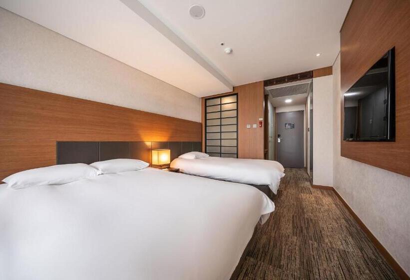 Семейный Номер Deluxe, Golden Tulip Jeju Seongsan