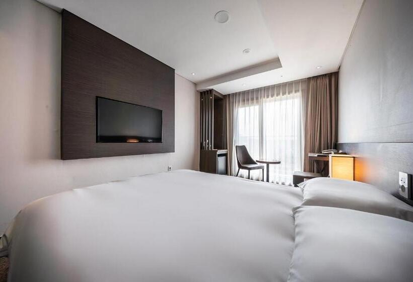 Номер Superior, Golden Tulip Jeju Seongsan