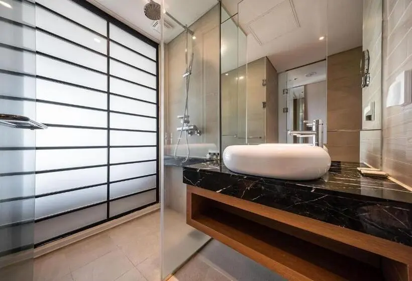 Deluxe Kolmen Hengen Huone, Golden Tulip Jeju Seongsan