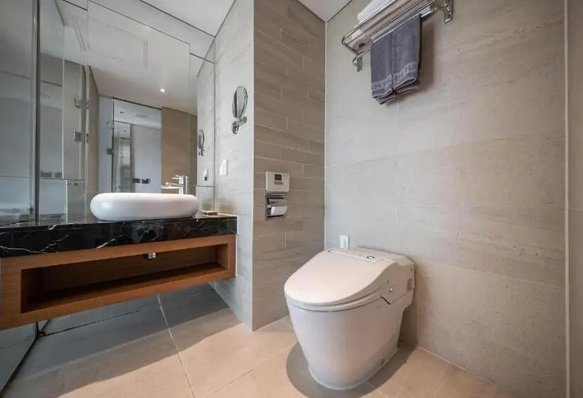 Deluxe Kolmen Hengen Huone, Golden Tulip Jeju Seongsan