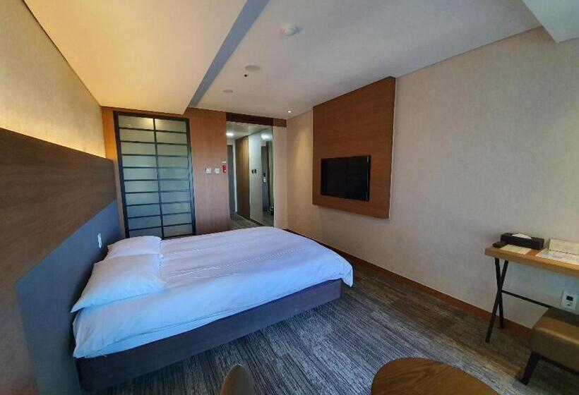 Номер Deluxe Кровать Кинг, Golden Tulip Jeju Seongsan