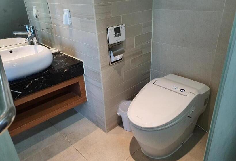 اتاق لوکس با تخت بزرگ, Golden Tulip Jeju Seongsan
