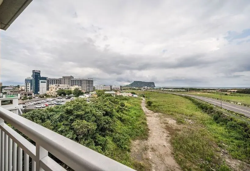 Deluxe Kolmen Hengen Huone, Golden Tulip Jeju Seongsan
