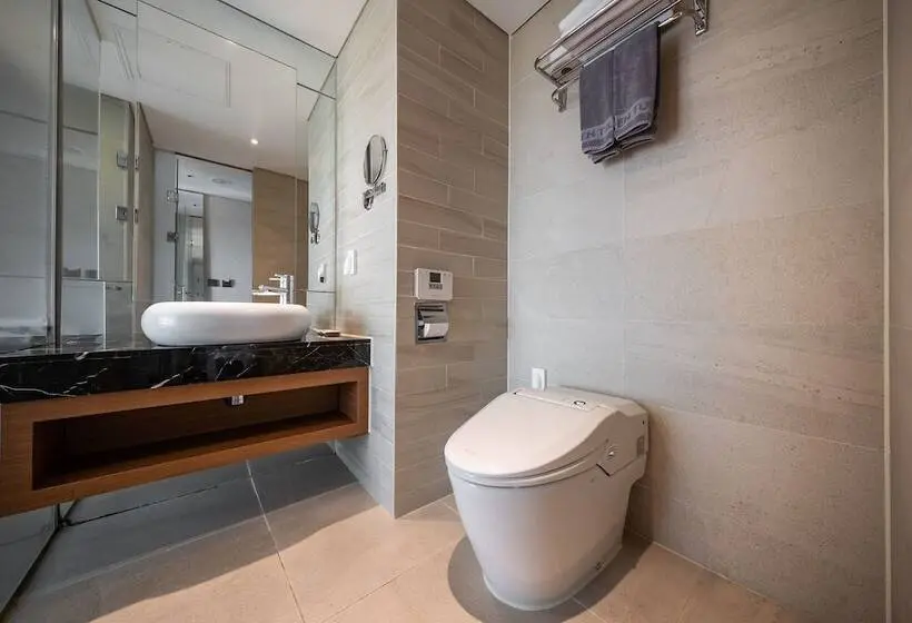 Deluxe Kolmen Hengen Huone, Golden Tulip Jeju Seongsan