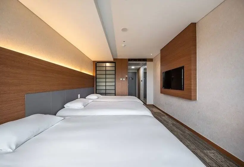 Deluxe Kolmen Hengen Huone, Golden Tulip Jeju Seongsan