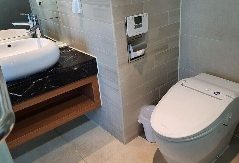 Номер Deluxe Вид на Море, Golden Tulip Jeju Seongsan