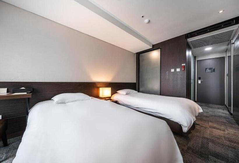 Номер Superior, Golden Tulip Jeju Seongsan