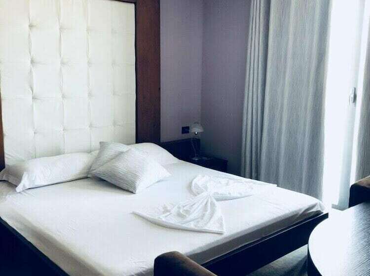 חדר דלוקס, Icon