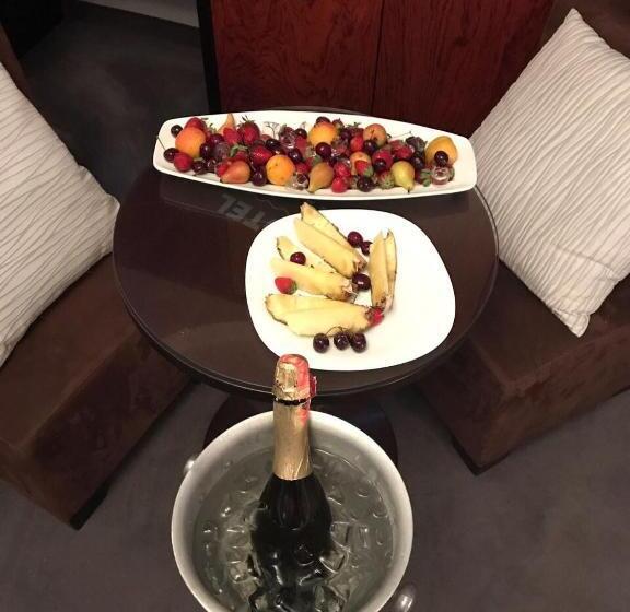 חדר דלוקס, Icon