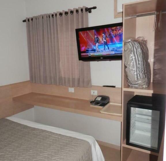 デラックスルーム, Líder