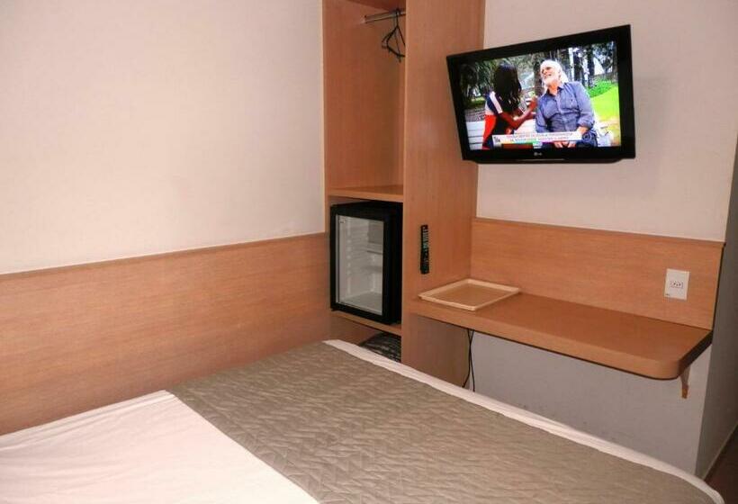 デラックスルーム, Líder