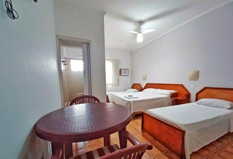 スタンダードトリプルルーム, Rial