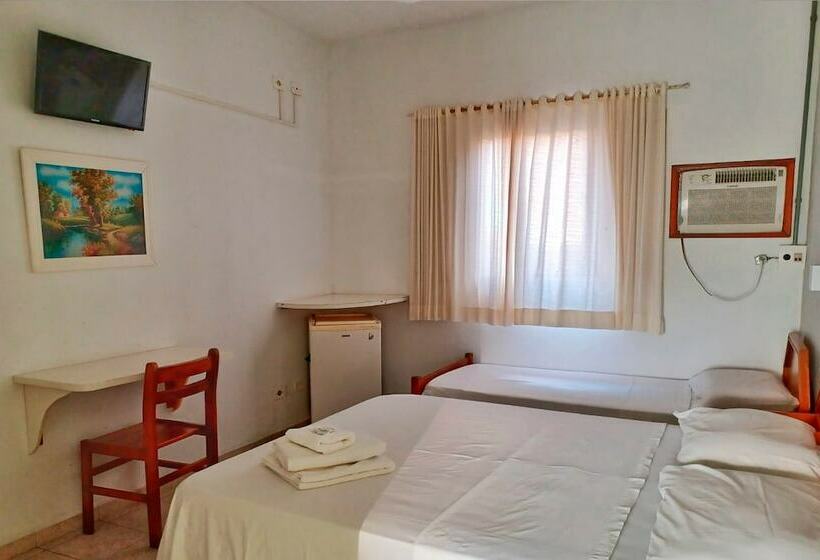 スタンダードトリプルルーム, Rial