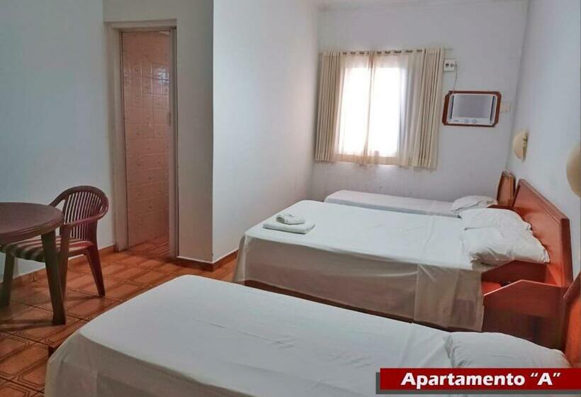 スタンダードトリプルルーム, Rial