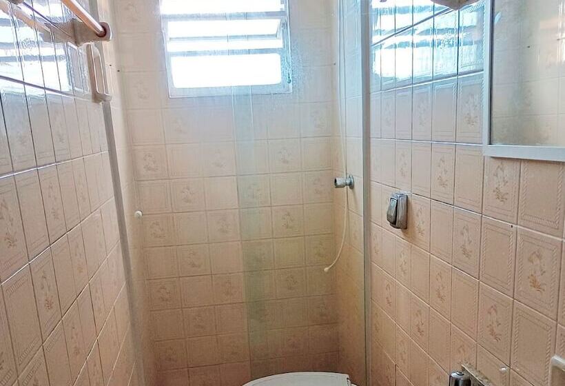 スタンダードトリプルルーム, Rial