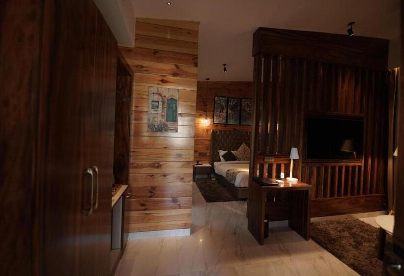 غرفة قياسية مطلة على الجبل, Kasauli Hills Resort