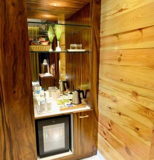 غرفة سوبيريور سرير كينج, Kasauli Hills Resort